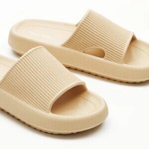 Cloud Slides - The Original in Oat Latte Size 9 - NWOT